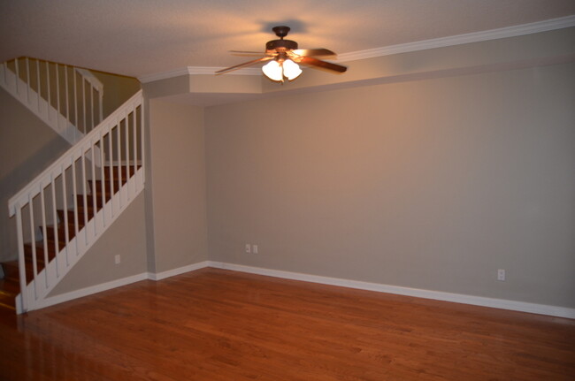 Building Photo - Nice 3/2.5 Townhouse in Northlake Park of ...