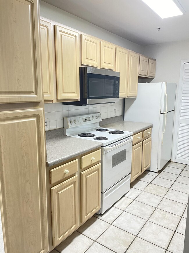 Foto del edificio - 412 Summit Ridge Pl