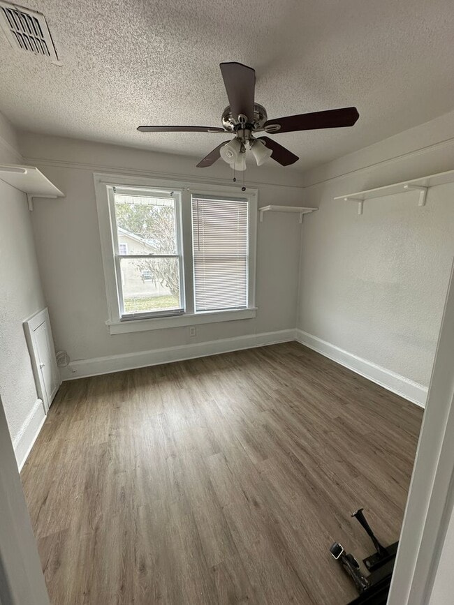 Building Photo - 2 Bedroom 1 Bathroom in Winter Haven