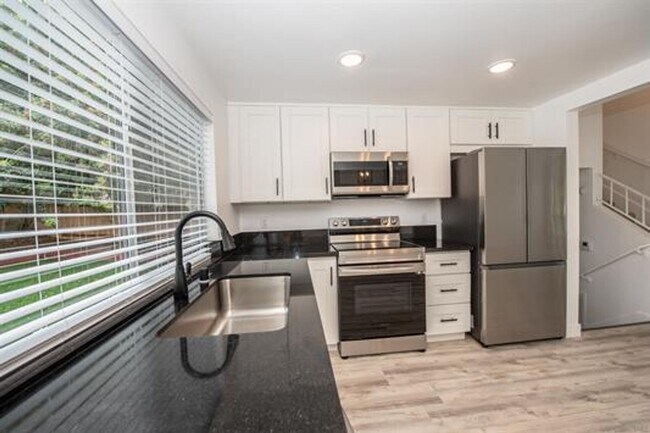 Building Photo - Encinitas 4br  2 car garage granite kitchen Huge Yard Home Remodeled TEXT 858-774-1574 $6290