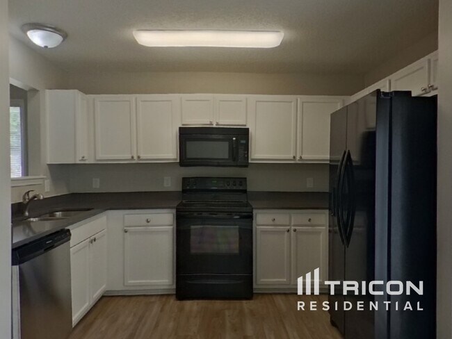 Foto del edificio - 2612 Fairstone Ave
