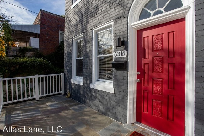 Building Photo - 2 br, 2 bath House - 6316 7th St NW