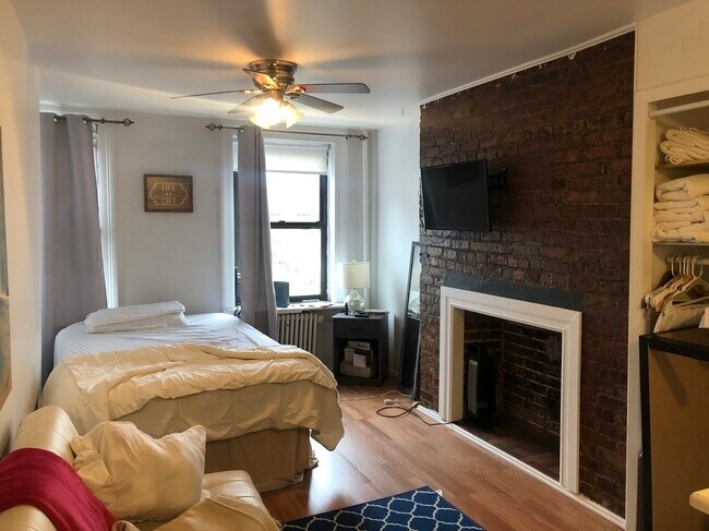 Building Photo - 219 Avenue A