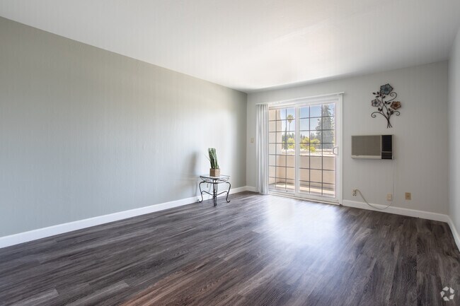 1 dormitorio, 1 baño - 608 pies cuadrados - Courtyard Apartments