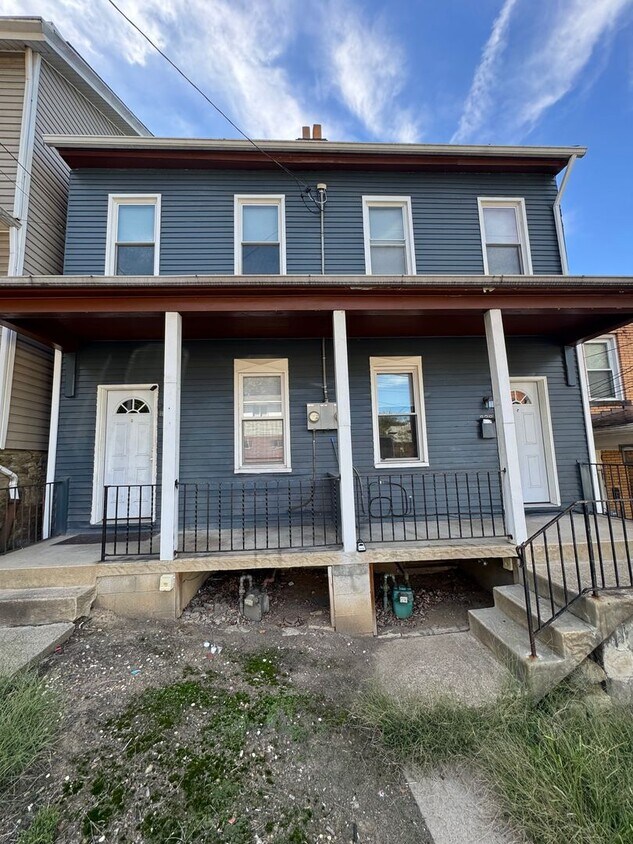 Primary Photo - 826-828 Wallbridge West End Street (LO)