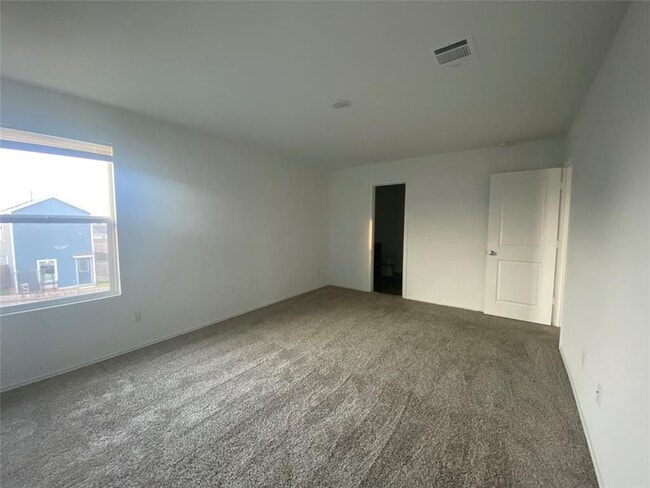 Building Photo - 385 Amber Gln