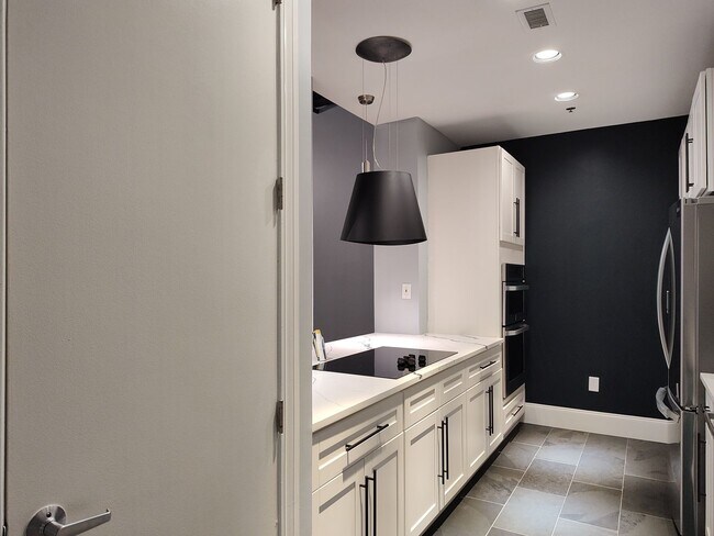 Foto del edificio - Luxury studio located in Factory South!