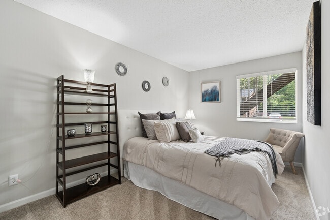 2 habitaciones, 1 baño - 770 pies cuadrados - Dormitorio principal - Estes Park - Students Save Up To 10%!
