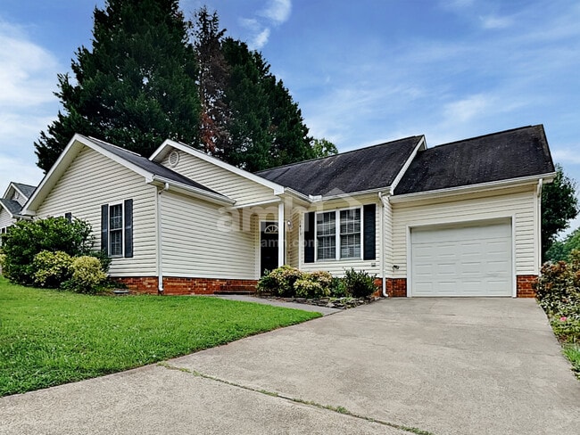 Building Photo - 1473 Lewisburg Pointe Dr