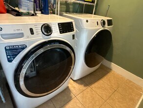 Building Photo - 16231 SW 99th Ct