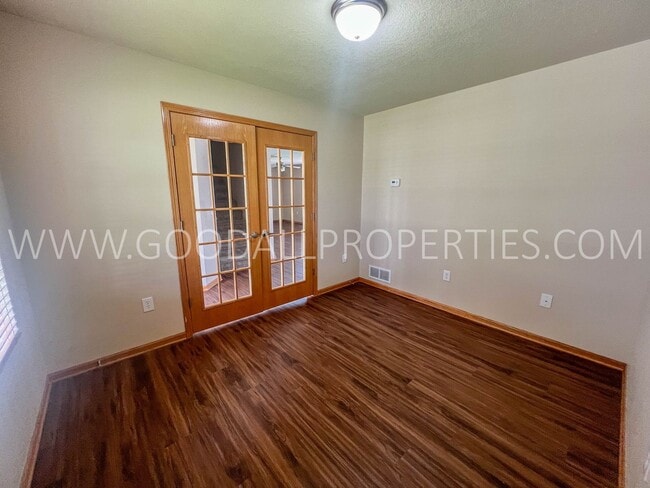 Building Photo - Christmas Special: $1895 for the first thr...