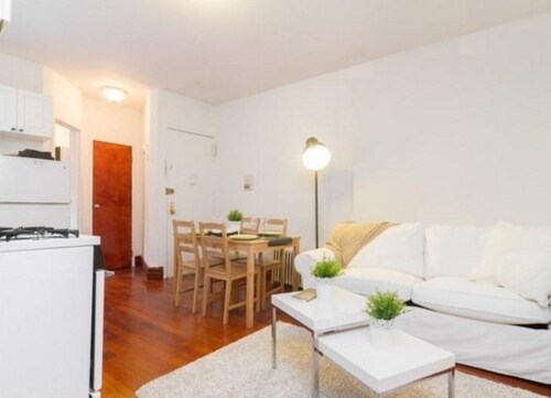 Foto del edificio - 267 W 11th St