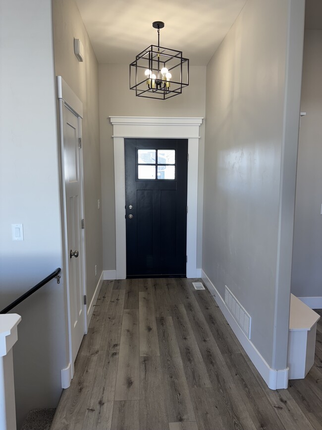 Building Photo - 187 Heaton Ln