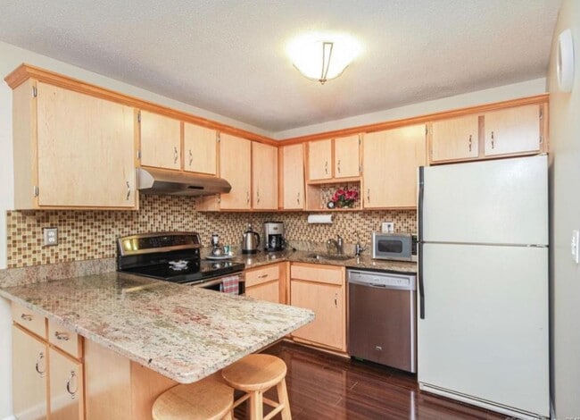 Building Photo - 2320 Harbor View Dr