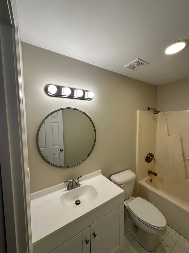 2108 Rouse Rd, Kinston, NC 28504 Townhome Rentals in Kinston NC