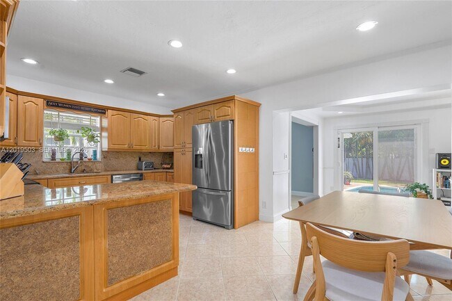 Foto del edificio - 3021 NW 72nd Way