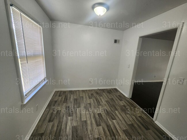 Building Photo - 2626 N Volutsia