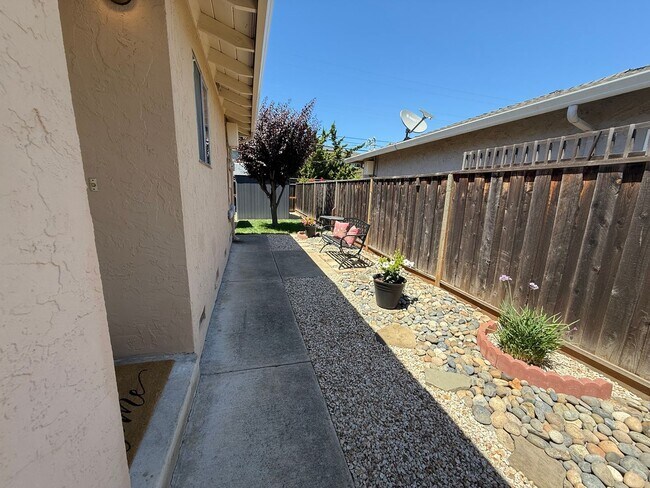 Foto del edificio - Willow Glen/Cambrian duplex - Beautifully ...