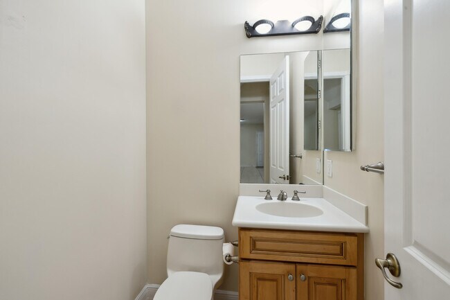 Foto del edificio - 810 NW 83rd Ln