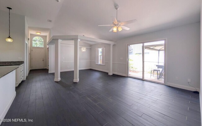 Foto del edificio - 1649 Ocean Pond Ct