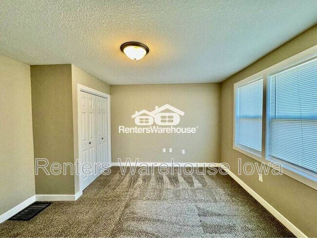 Foto del edificio - 1138 E 8th St