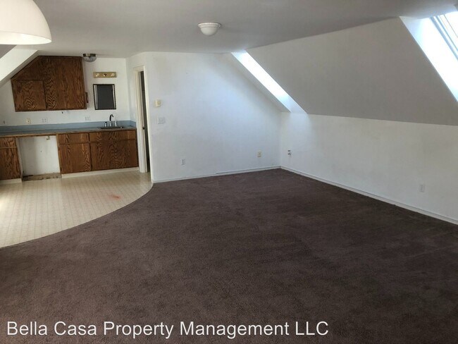 Building Photo - 501 N Edwards St