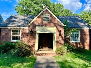 Building Photo - 1114 N Buchanan Blvd