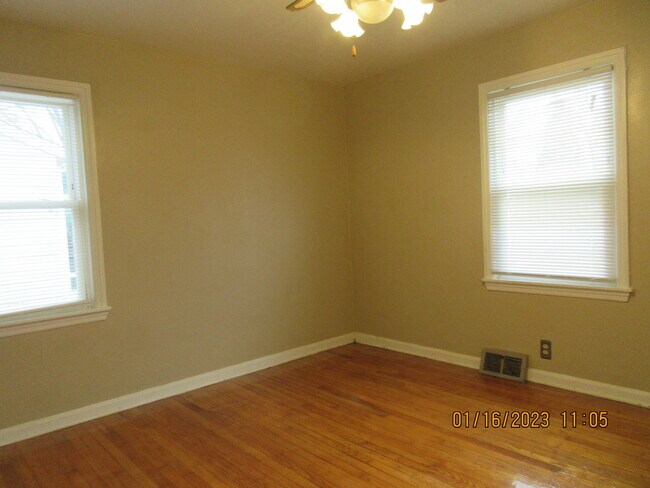 Building Photo - 2424 Van Buskirk Rd