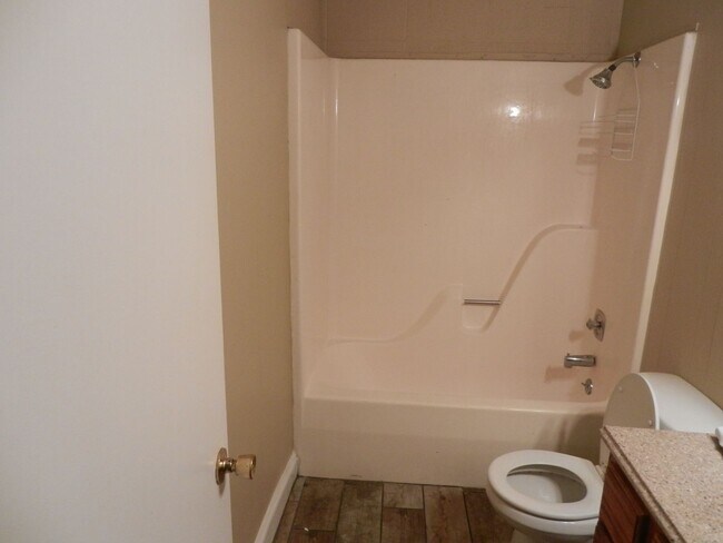 Foto del edificio - Military Highway Apartments