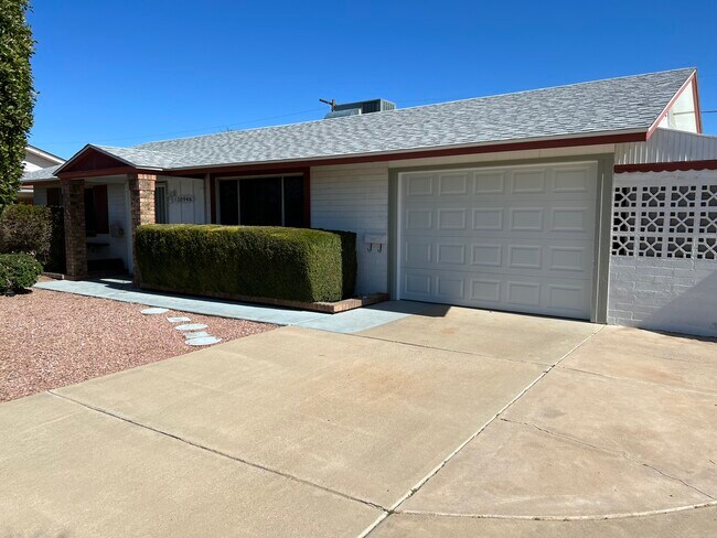 Foto del edificio - 10946 W Canterbury Dr