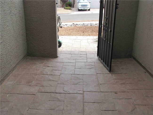 Foto del edificio - 7436 Gulf Creek Dr