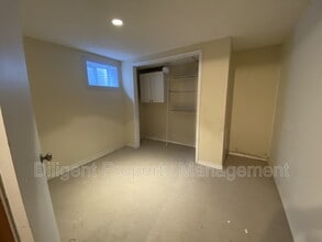 Building Photo - 1556 Redwood Dr