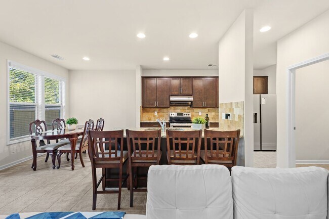 Building Photo - 4275 Almanor Cir
