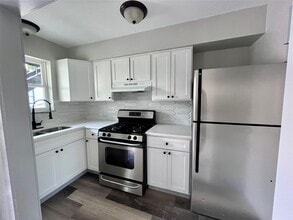 Building Photo - 8335 Bonner Dr