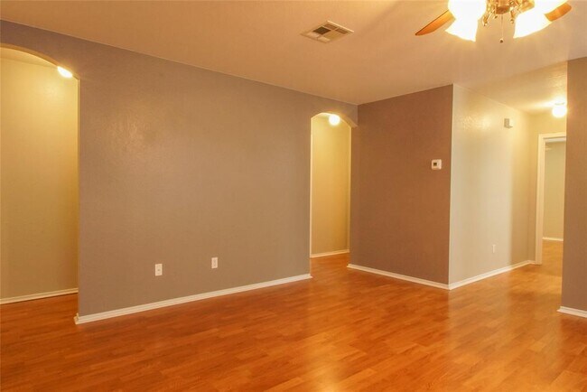 Foto del edificio - 164 Pearl Lake Dr