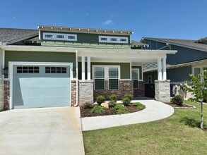Building Photo - 6625 Bent Wood Villas Dr