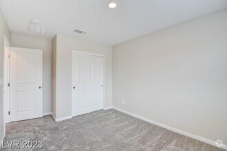 Building Photo - 4148 Elegant Chateau St