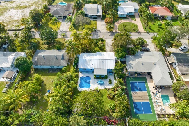 Foto del edificio - 239 NE 17th St