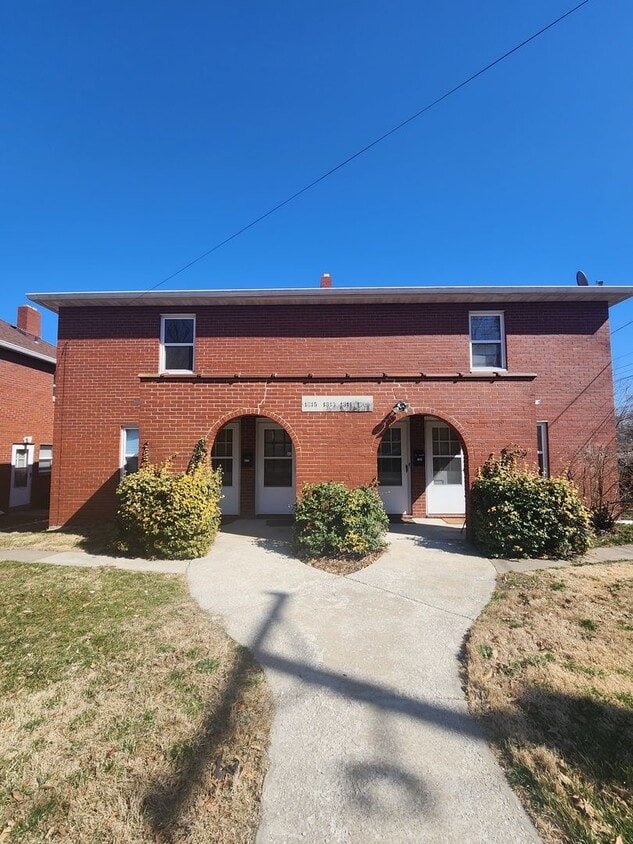 Primary Photo - One bedroom one bathroom in Alton