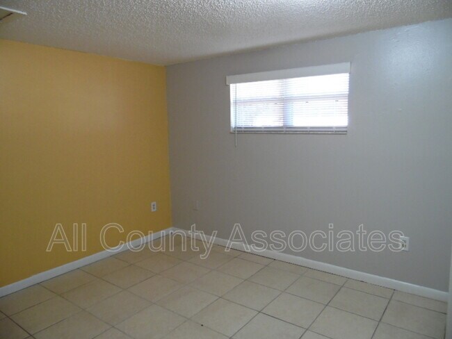 Foto del edificio - 6336 Alaska Ave