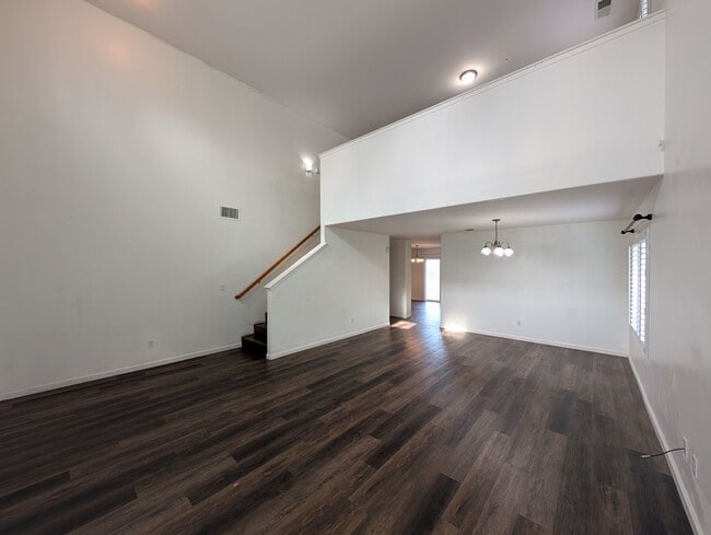 Building Photo - 3200 S Jensen Ct