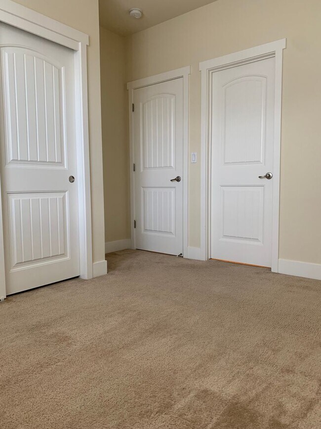 Building Photo - Available Soon in Sunnyvale: 2 Bed, 2.5 Ba...