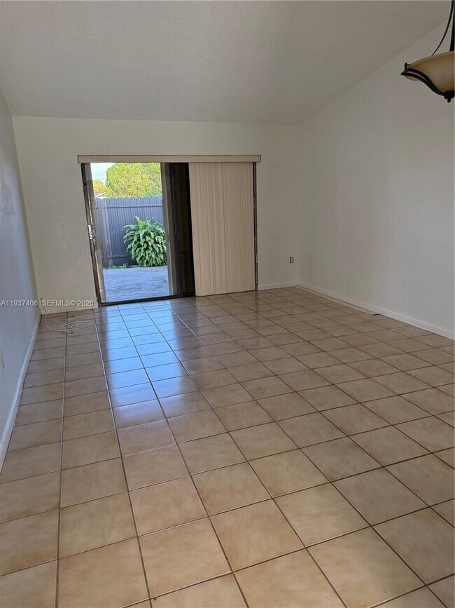 Building Photo - 5143 SW 140th Pl