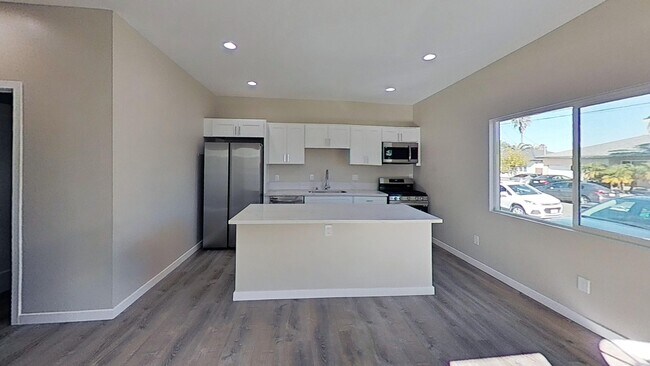 Foto del edificio - 5350 Redding Rd