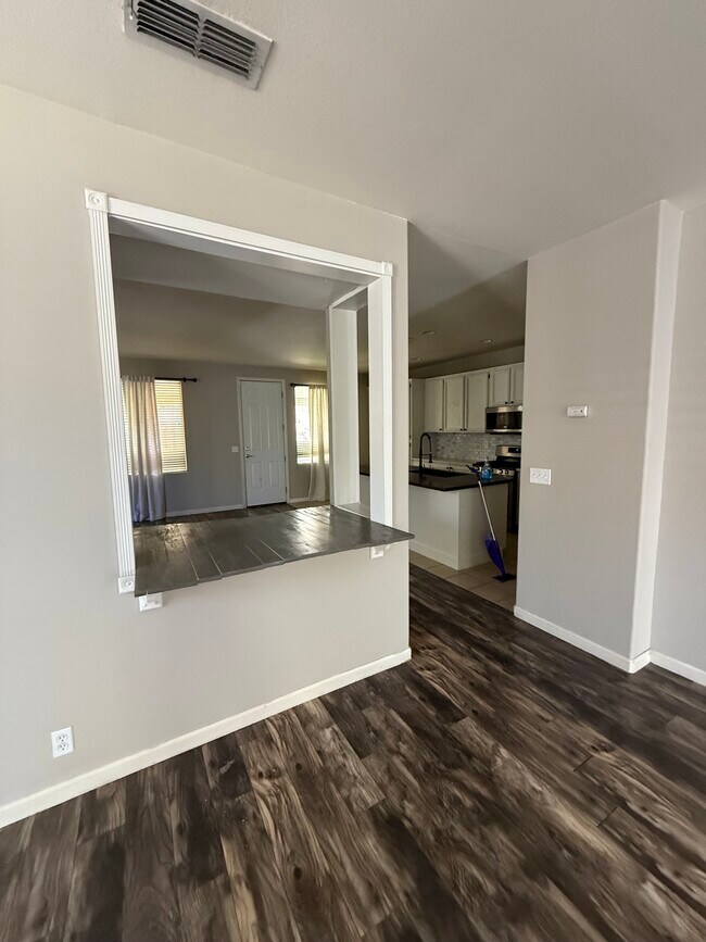 Foto del edificio - 9644 Crisswell Dr