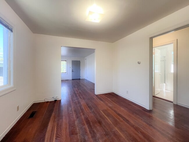 Foto del edificio - 1054 Cornell Ave