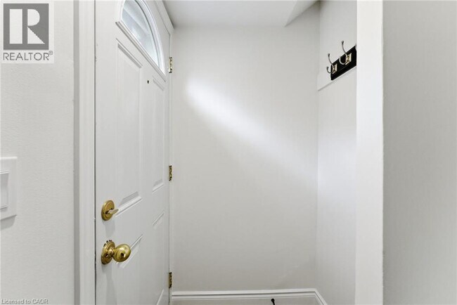 Photo du bâtiment - 262 E 17th St