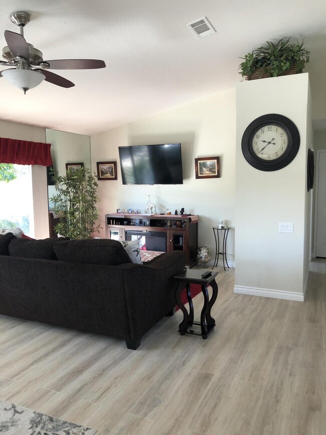 Building Photo - 75483 La Cresta Dr
