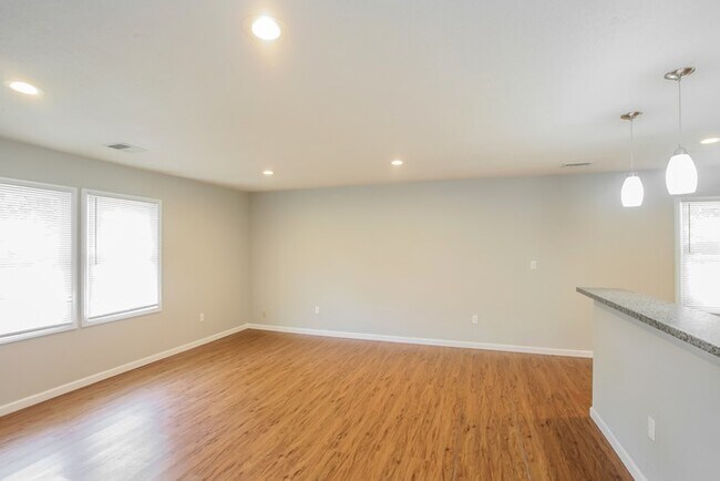 Foto del edificio - Beautiful Brick 3 Bedroom