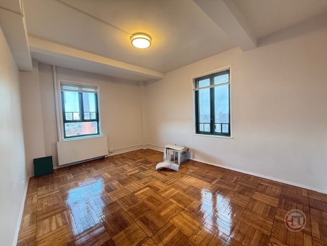 Photo - 1970 E Tremont Ave Apartment